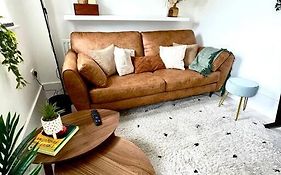 High-End 2 Bed Maisonette In Beaulieu Park