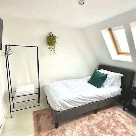High-End 2 Bed Maisonette In Beaulieu Park Broomfield  Exterior photo