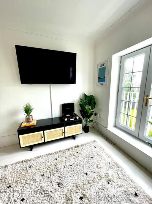 High-End 2 Bed Maisonette In Beaulieu Park Broomfield  Exterior photo